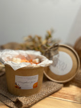 Lade das Bild in den Galerie-Viewer, Glitter Pumpkin Fall Wax melts
