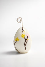 Lade das Bild in den Galerie-Viewer, Flower Egg Candle
