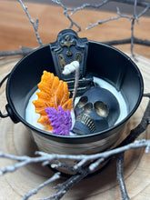 Lade das Bild in den Galerie-Viewer, Death Bucket
