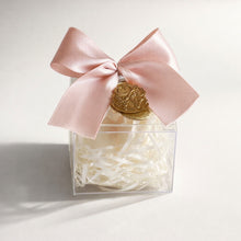 Lade das Bild in den Galerie-Viewer, Guest Gifts Bubble Candle
