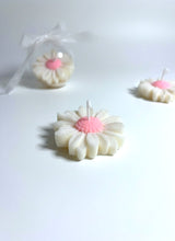 Lade das Bild in den Galerie-Viewer, Happy Flower
