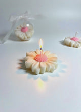 Lade das Bild in den Galerie-Viewer, Happy Flower
