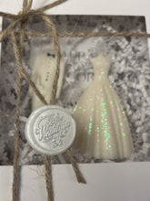 Lade das Bild in den Galerie-Viewer, Bride &amp; Groom
